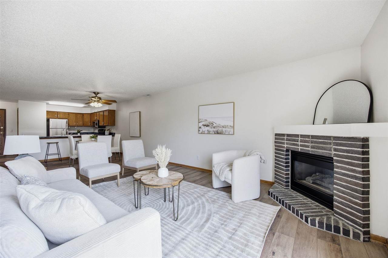556 West Side Drive Iowa City IA 52246