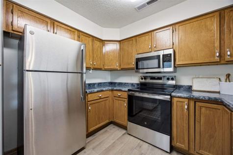 556 West Side Drive Iowa City IA 52246