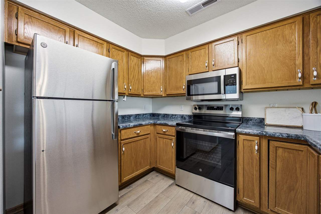 556 West Side Drive Iowa City IA 52246