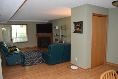 454 West Side Drive Iowa City IA 52246