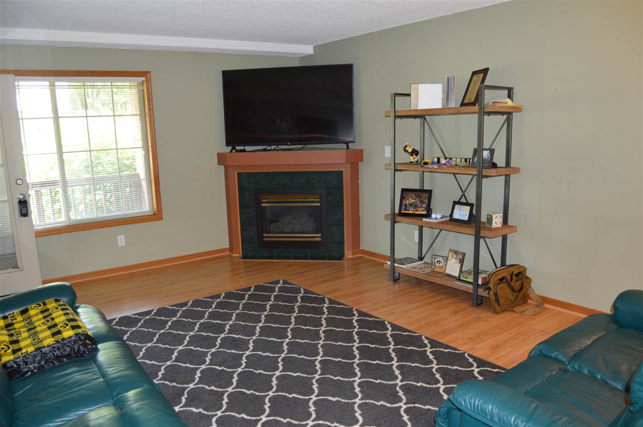454 West Side Drive Iowa City IA 52246
