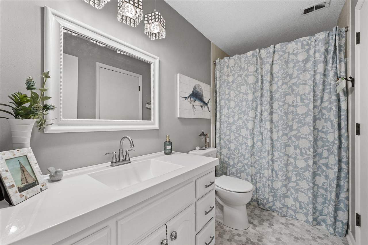 130 Thompson Drive SE Cedar Rapids IA 52403