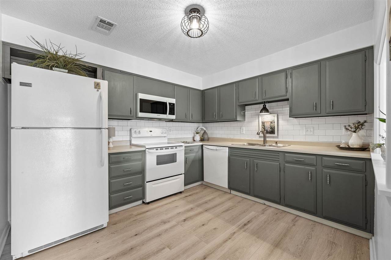 130 Thompson Drive SE Cedar Rapids IA 52403