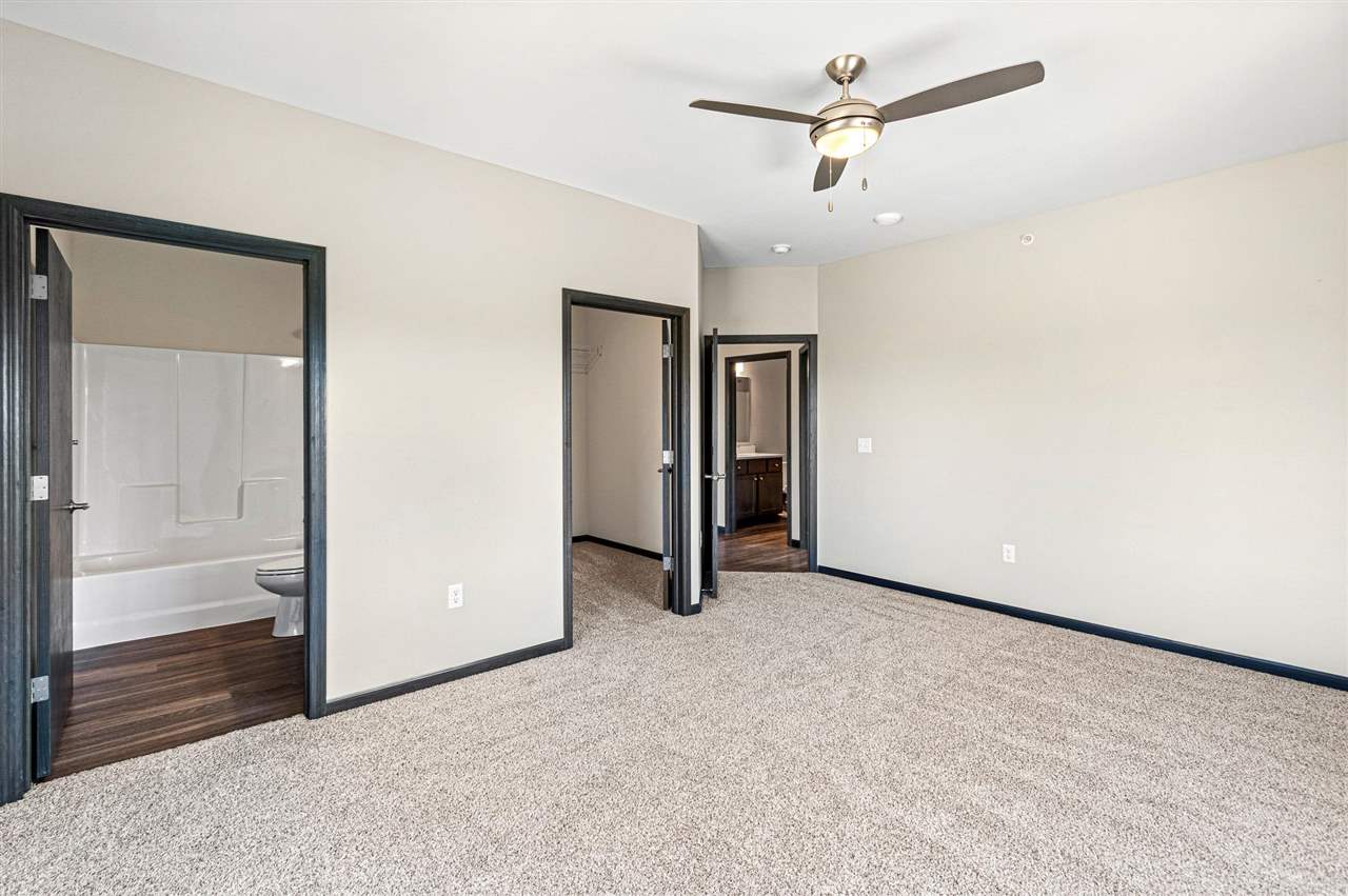 2877 Spring Rose Circle #211 Coralville IA 52241