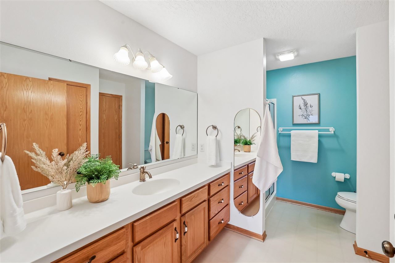 1502 Somerset Lane Iowa City IA 52240
