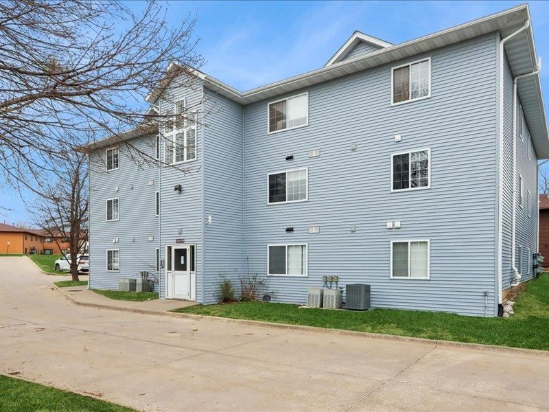930A Boston Way Coralville IA 52241