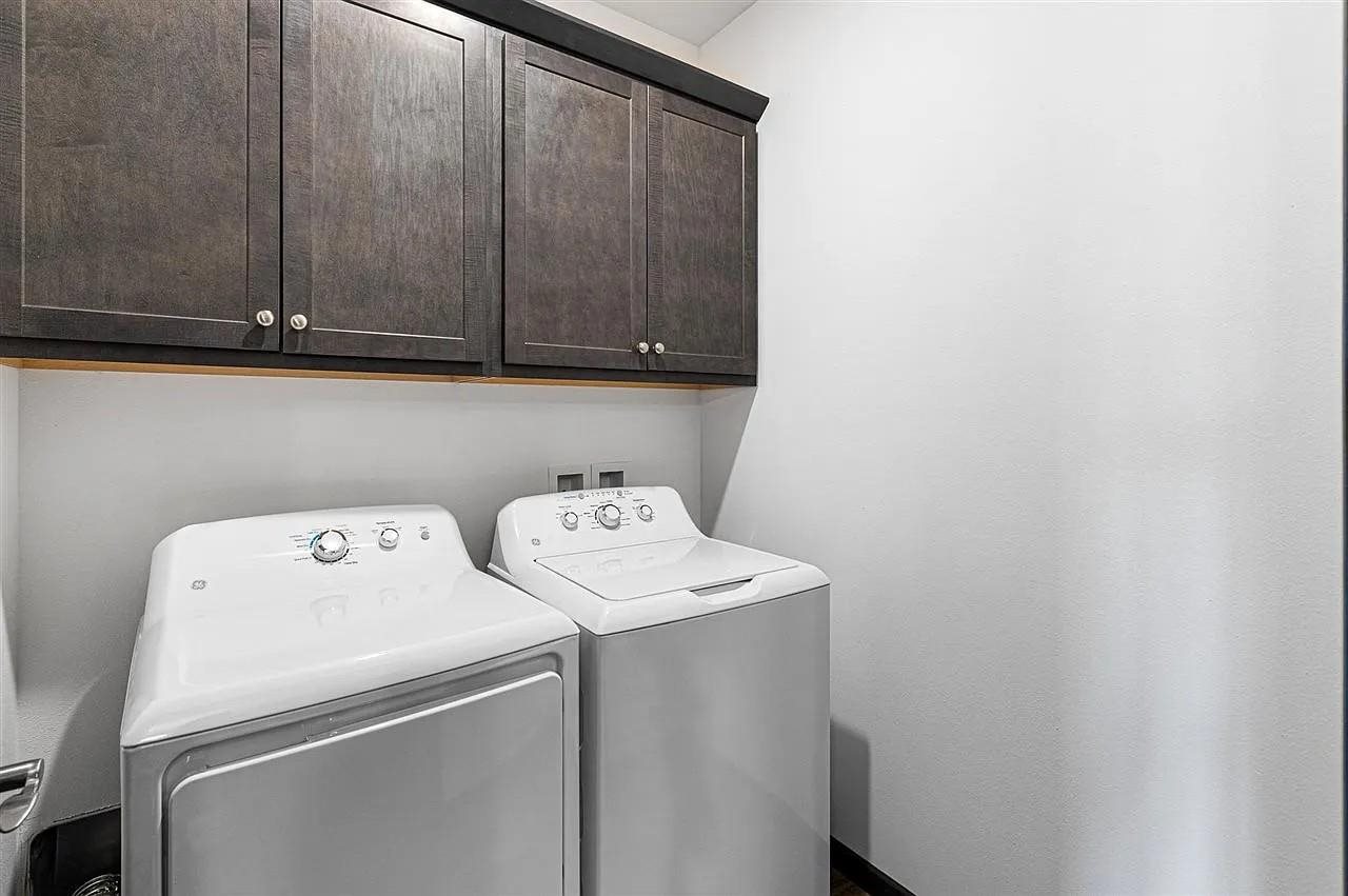2873 Spring Rose Circle Coralville IA 52241