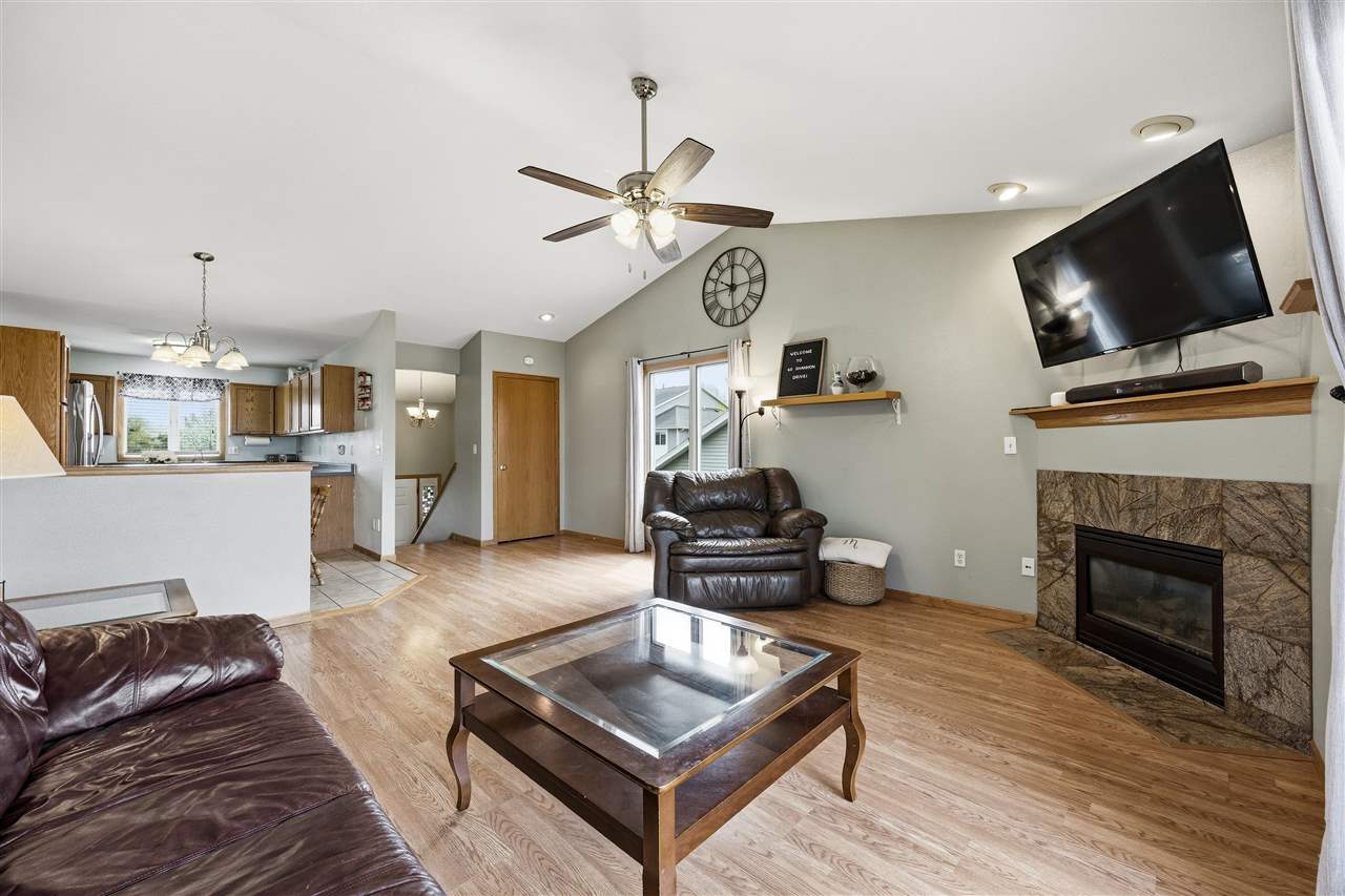 40 Shannon Drive North Liberty IA 52317