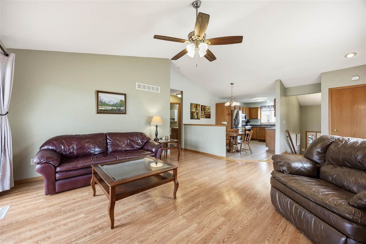 40 Shannon Drive North Liberty IA 52317