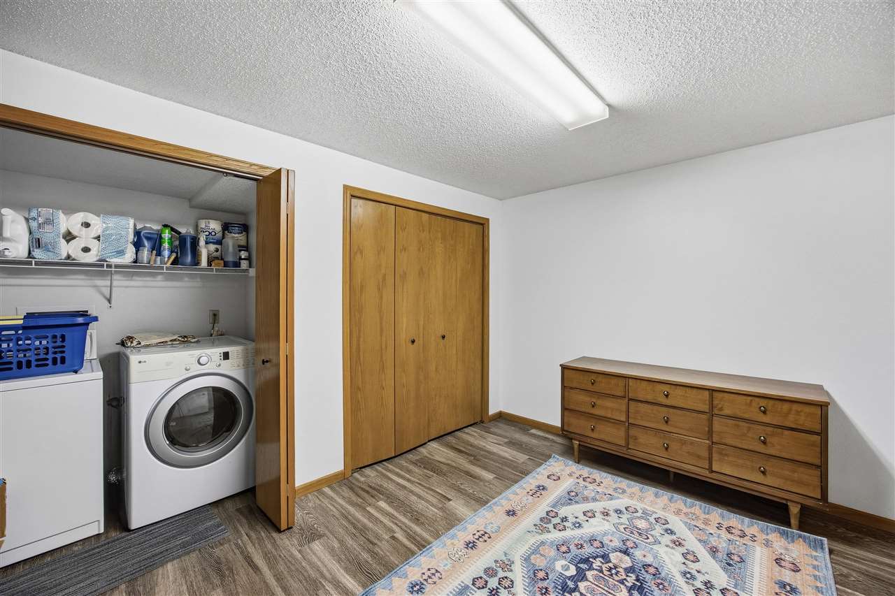1933 Earl Road Iowa City IA 52246