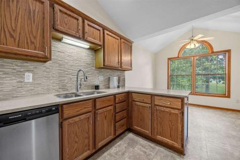 129 Cayman Street Iowa City IA 52245
