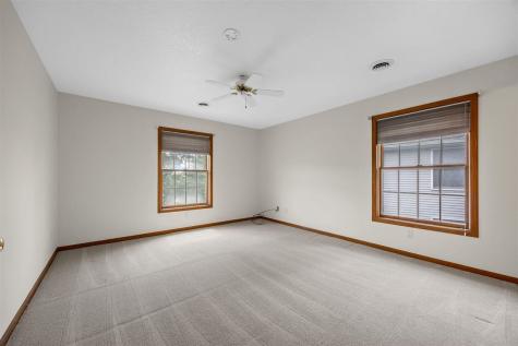 129 Cayman Street Iowa City IA 52245