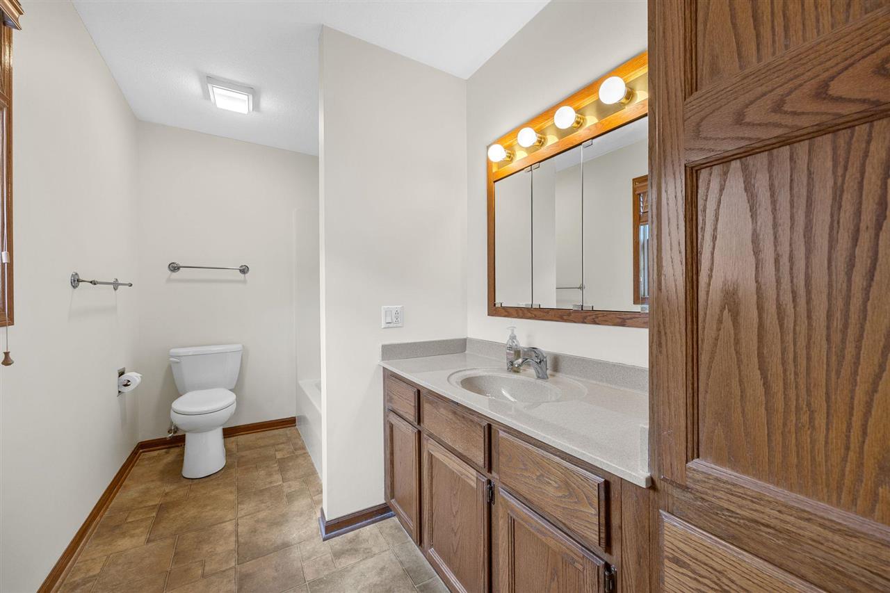 129 Cayman Street Iowa City IA 52245