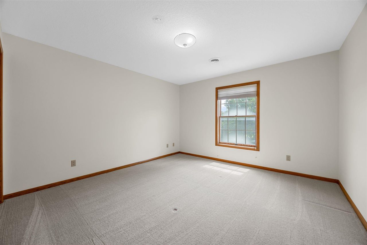 129 Cayman Street Iowa City IA 52245