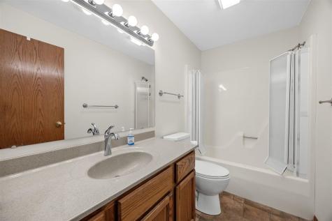 129 Cayman Street Iowa City IA 52245