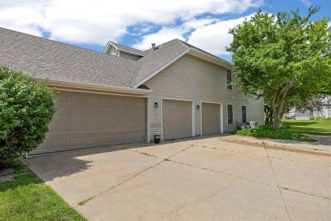 129 Cayman Street Iowa City IA 52245
