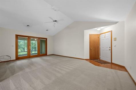129 Cayman Street Iowa City IA 52245