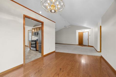 129 Cayman Street Iowa City IA 52245