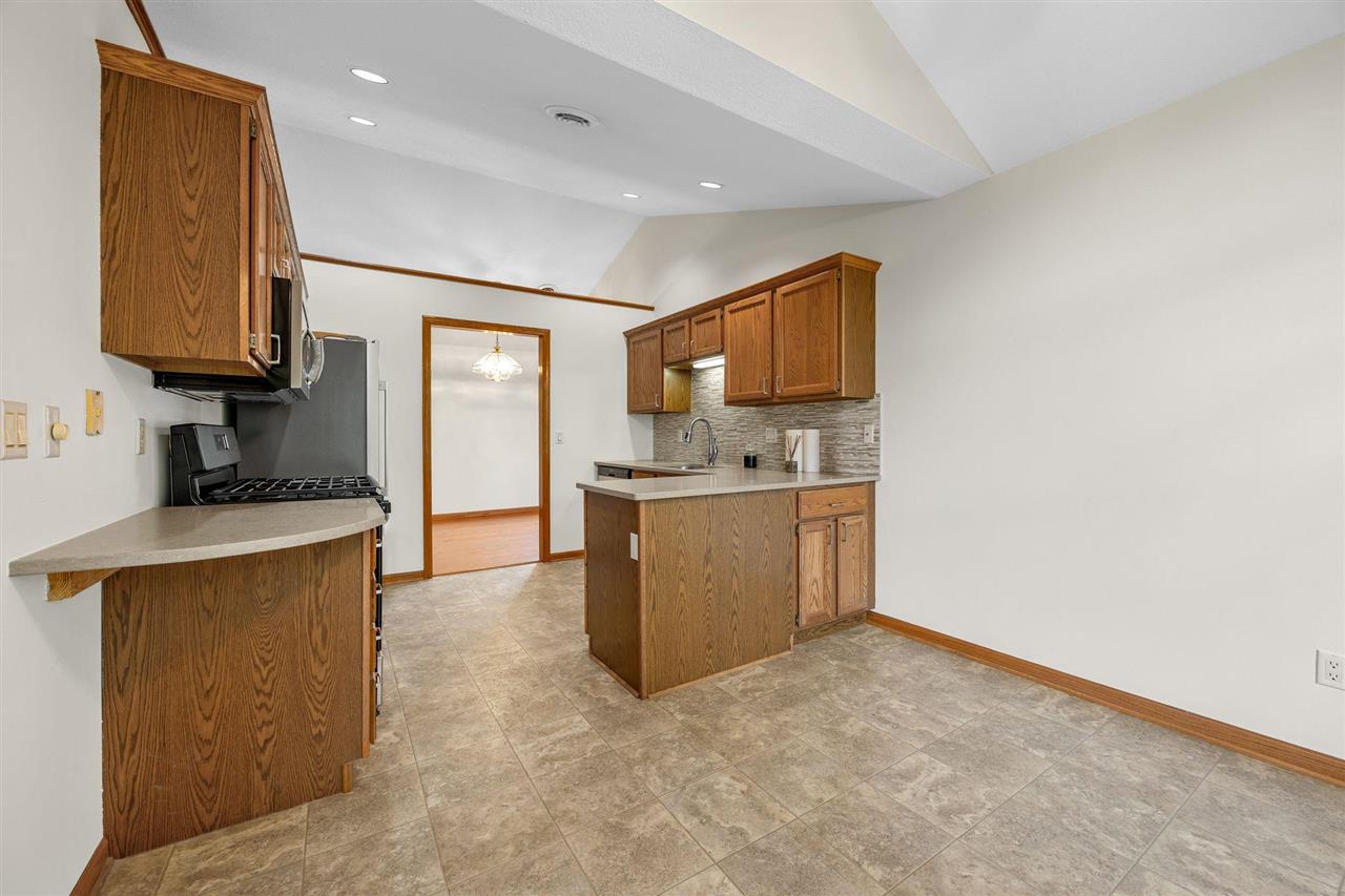 129 Cayman Street Iowa City IA 52245