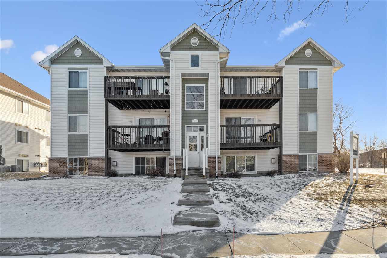 6410 NE Creekside Drive Cedar Rapids IA 52402