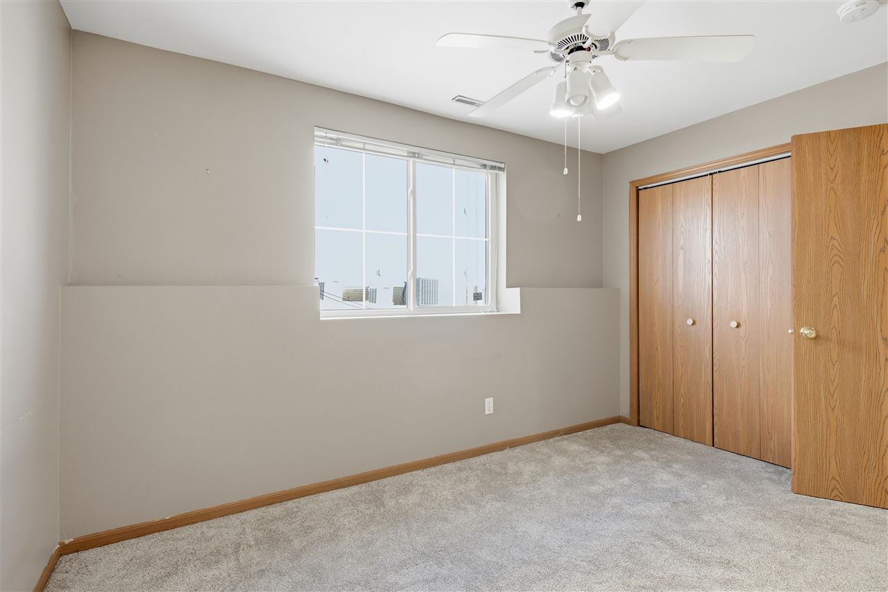 6410 NE Creekside Drive Cedar Rapids IA 52402