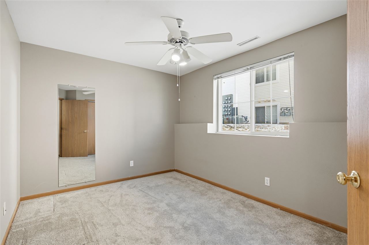 6410 NE Creekside Drive Cedar Rapids IA 52402