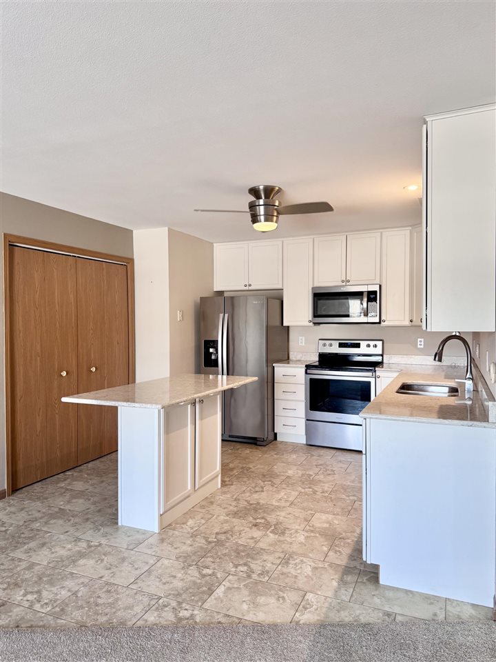 6410 NE Creekside Drive Cedar Rapids IA 52402