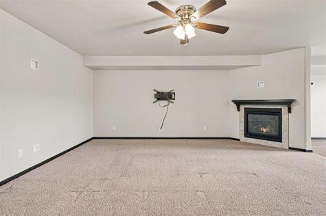 45 Renee Lane Tiffin IA 52340