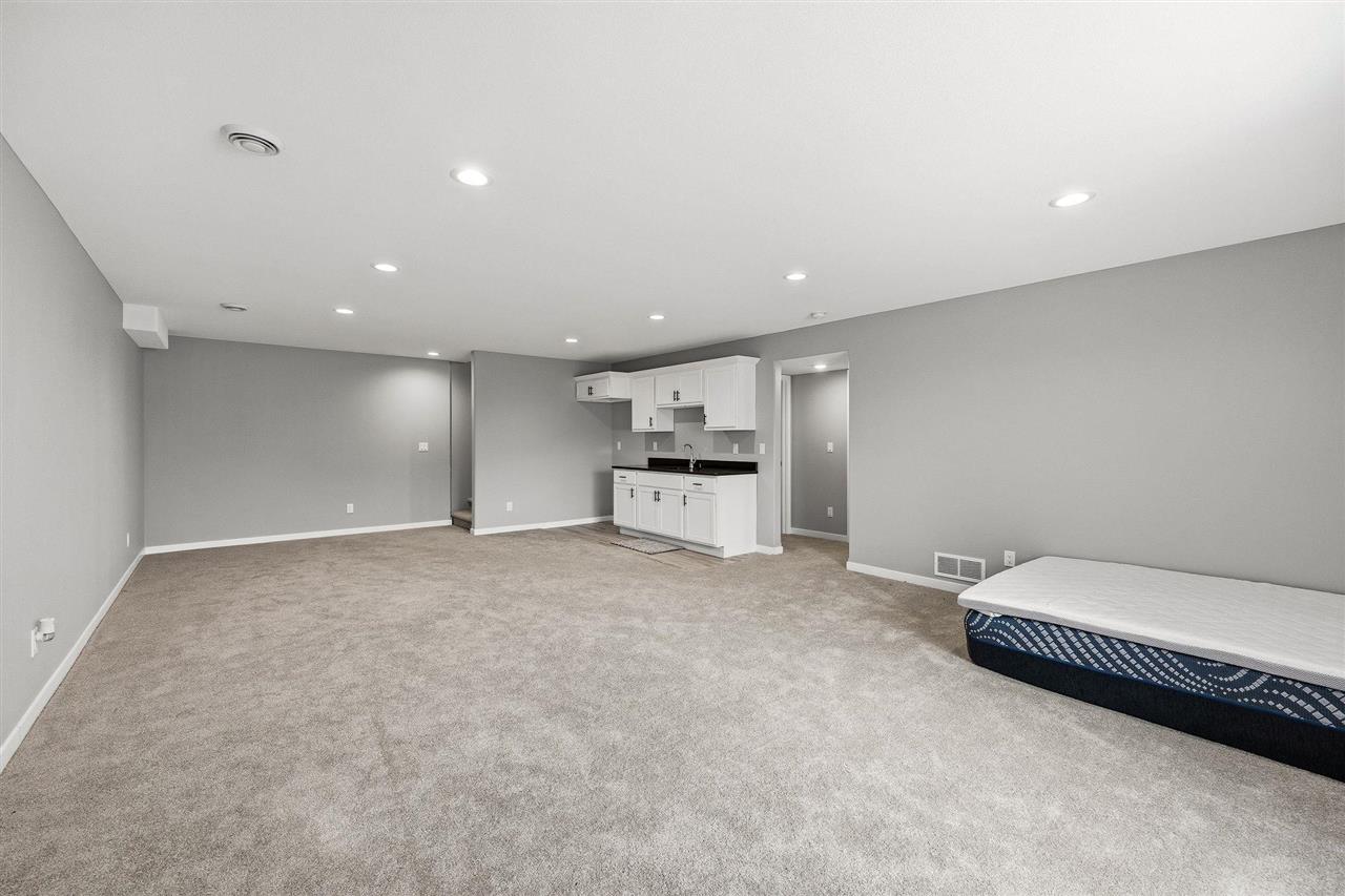 729 Heartland Court Fairfax IA 52228