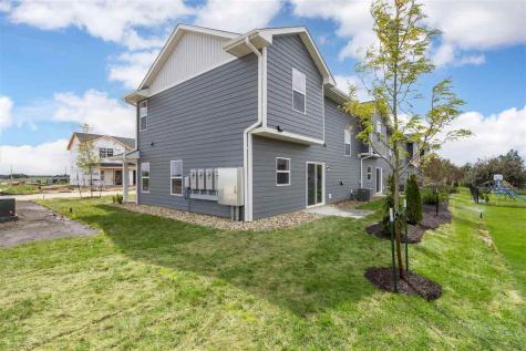 160 Bethany Loop SW Cedar Rapids IA 52404