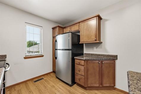 1064 Sunny Side Drive North Liberty IA 52317