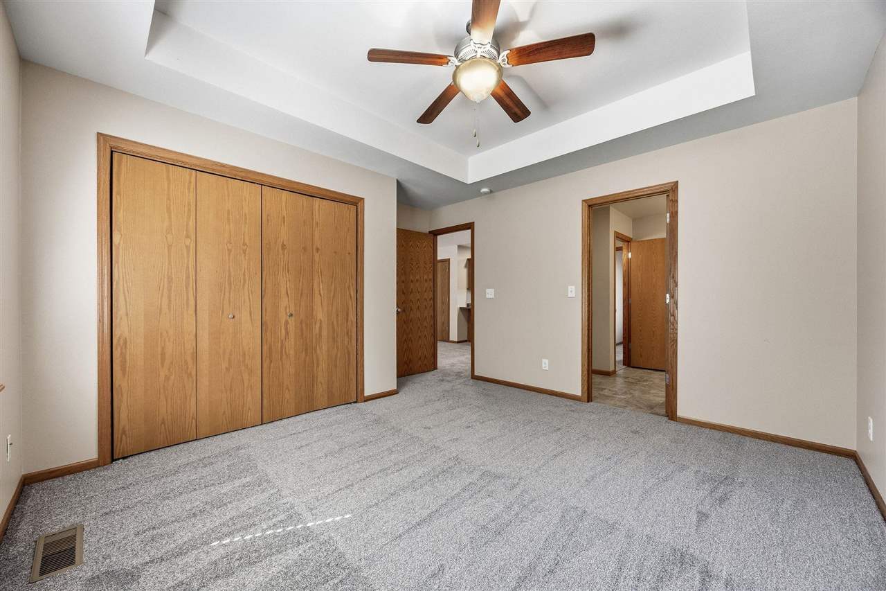 1064 Sunny Side Drive North Liberty IA 52317