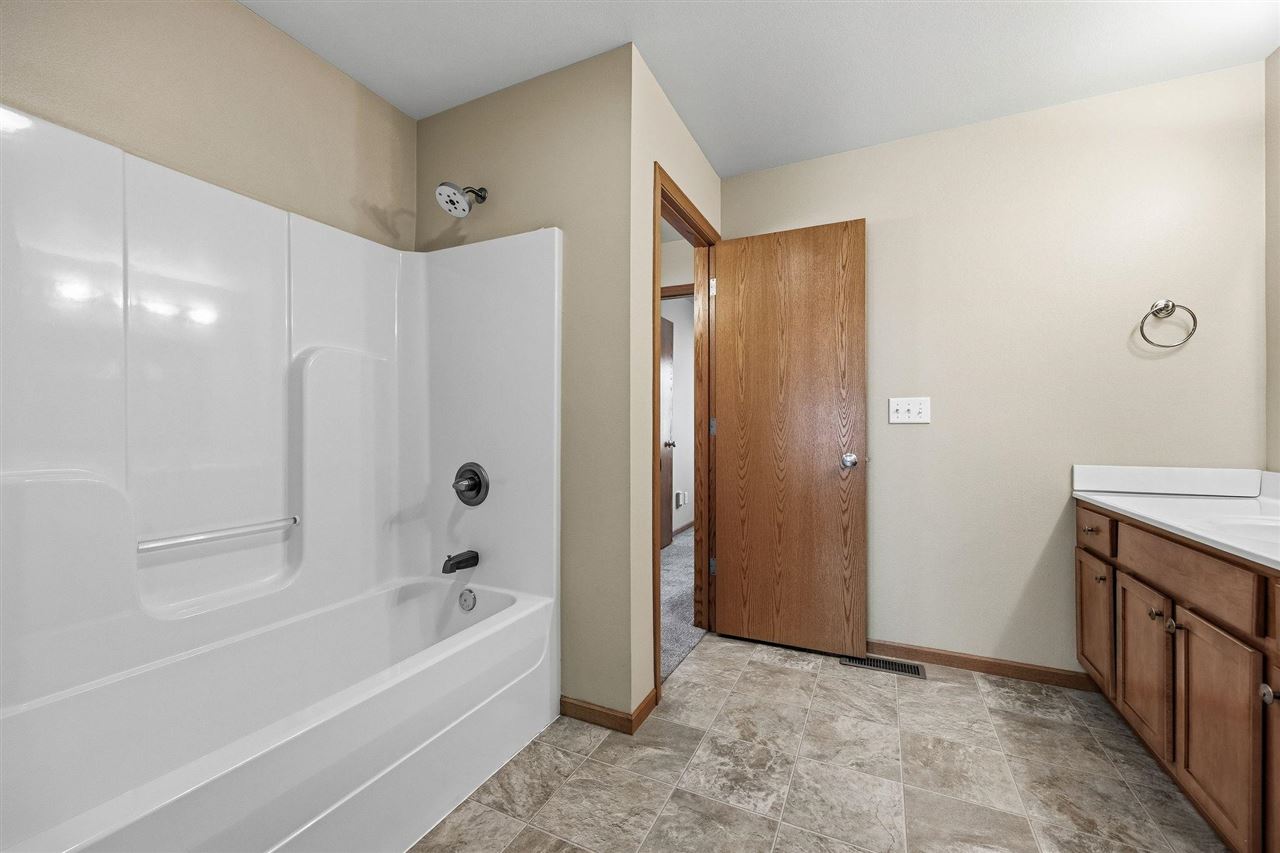1064 Sunny Side Drive North Liberty IA 52317