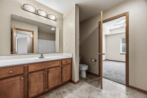 1064 Sunny Side Drive North Liberty IA 52317