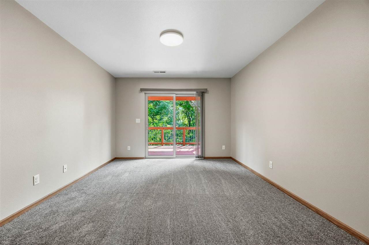 1064 Sunny Side Drive North Liberty IA 52317