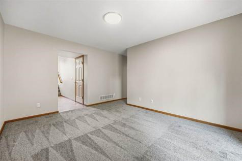 1064 Sunny Side Drive North Liberty IA 52317