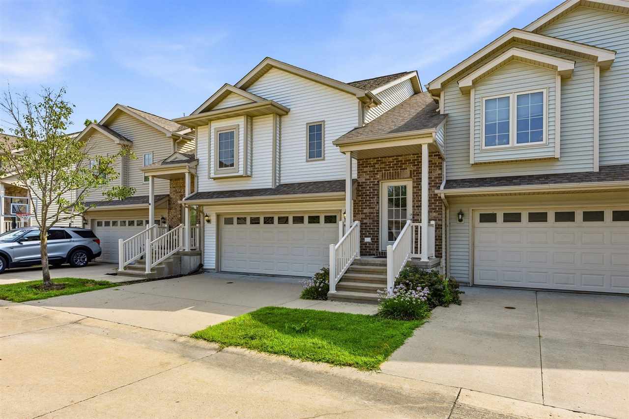1064 Sunny Side Drive North Liberty IA 52317