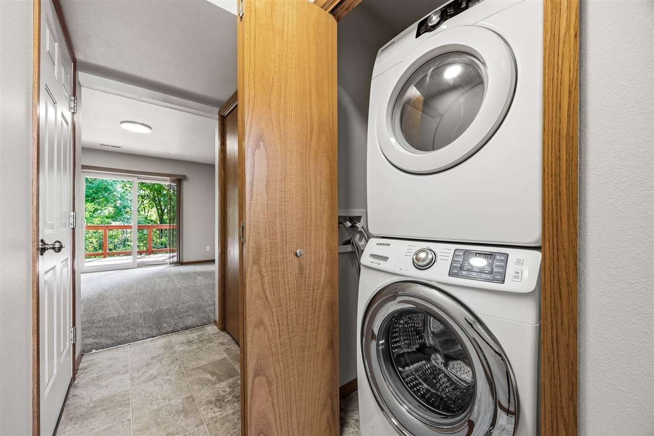 1064 Sunny Side Drive North Liberty IA 52317