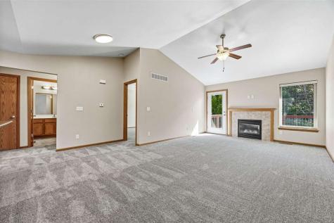 1064 Sunny Side Drive North Liberty IA 52317