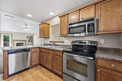 1064 Sunny Side Drive North Liberty IA 52317