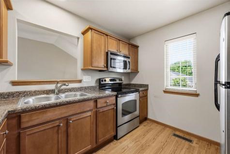 1064 Sunny Side Drive North Liberty IA 52317