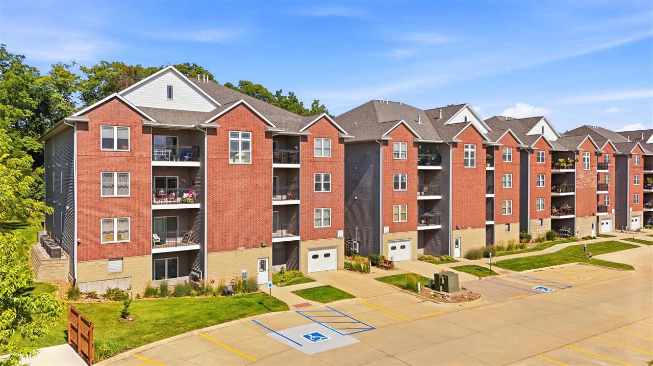 1092 Walnut Avenue Riverside IA 52327