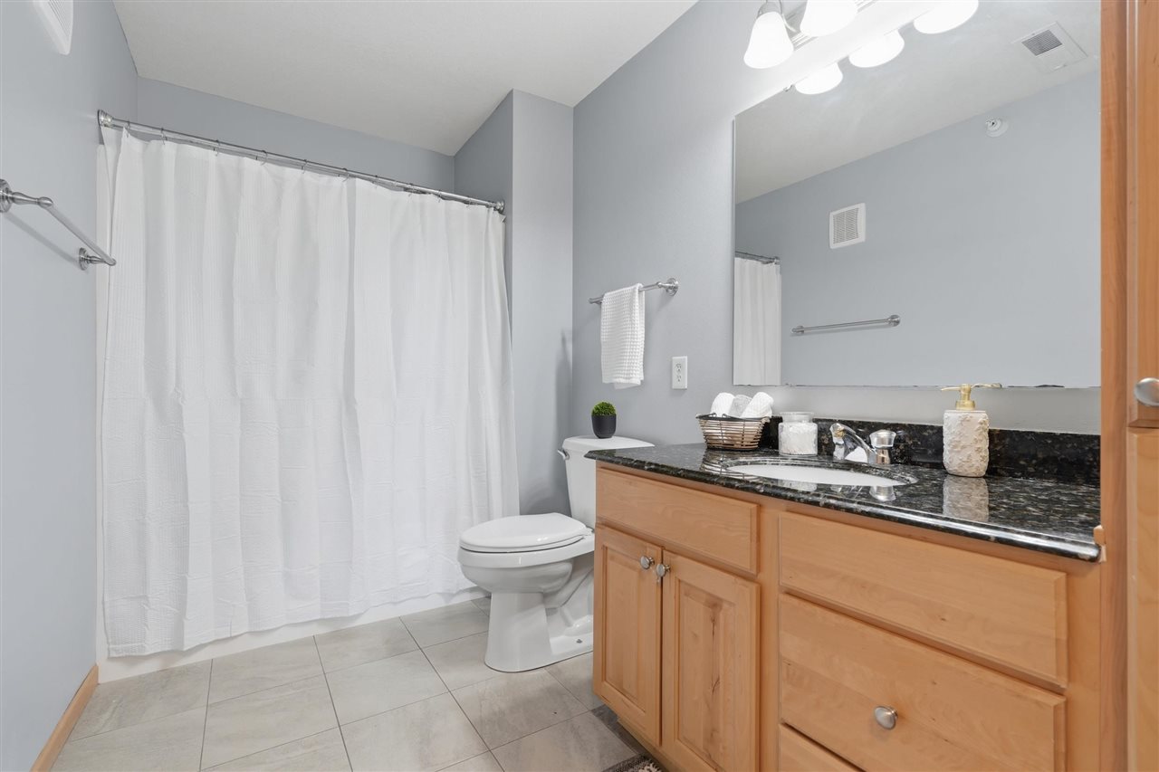 1092 Walnut Avenue Riverside IA 52327