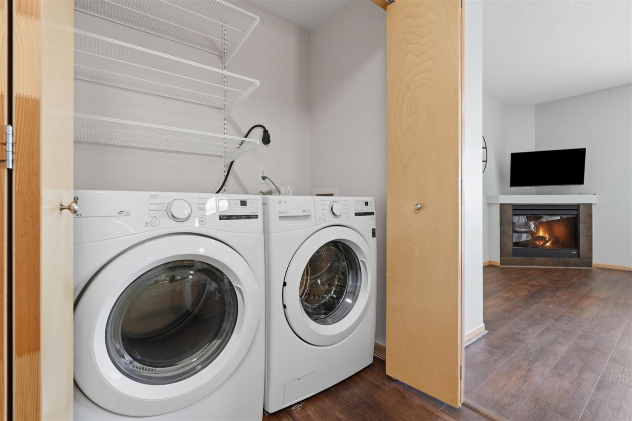 1092 Walnut Avenue Riverside IA 52327