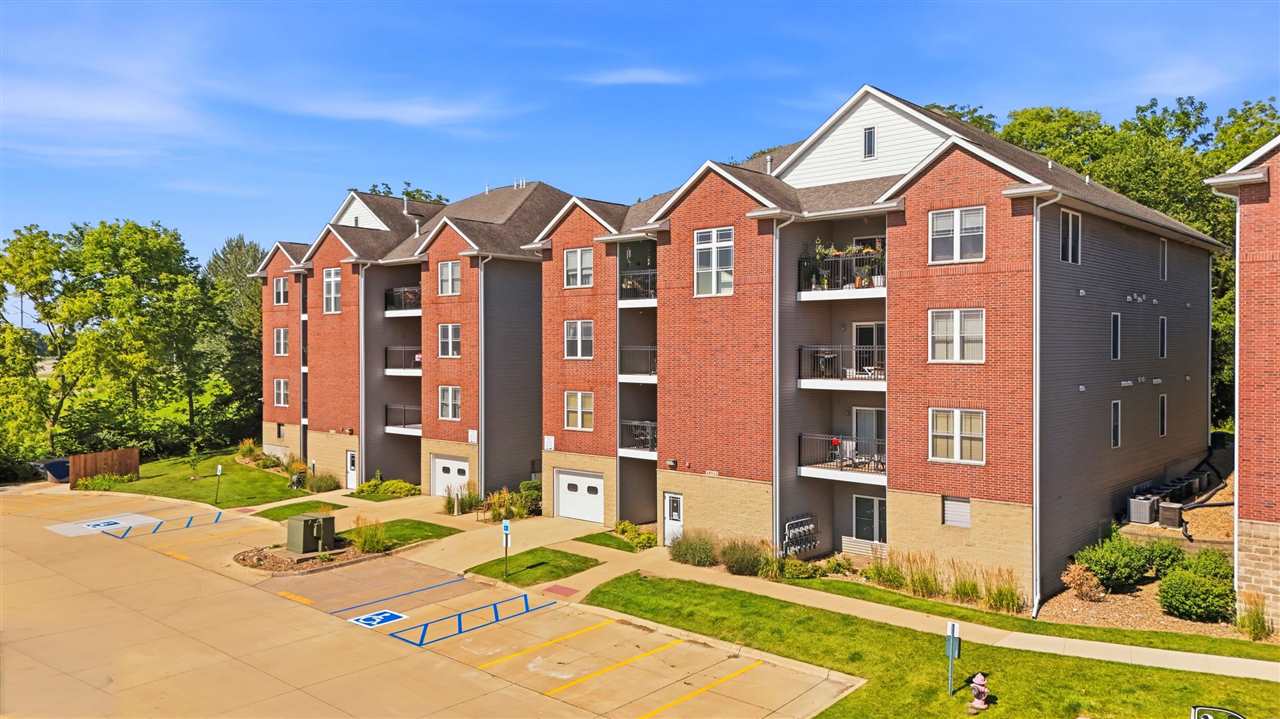 1092 Walnut Avenue Riverside IA 52327