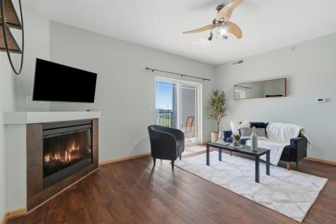 1092 Walnut Avenue Riverside IA 52327