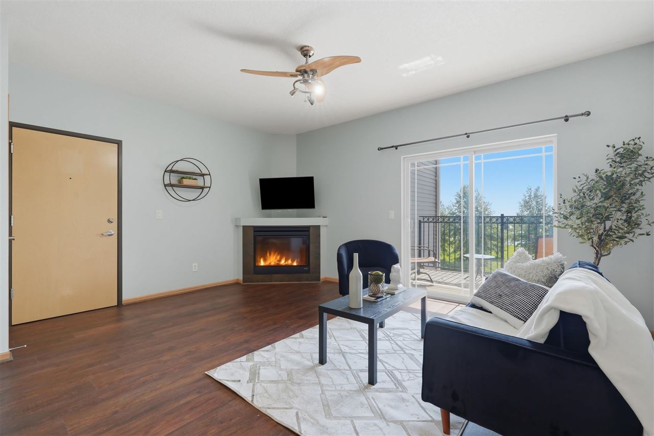 1092 Walnut Avenue Riverside IA 52327