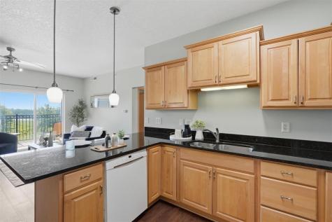 1092 Walnut Avenue Riverside IA 52327