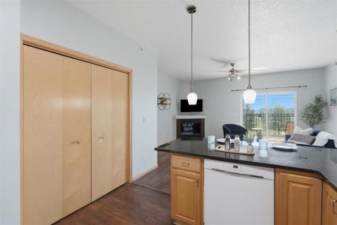 1092 Walnut Avenue Riverside IA 52327