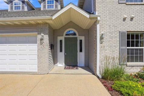 49 Duck Creek Place Iowa City IA 52246